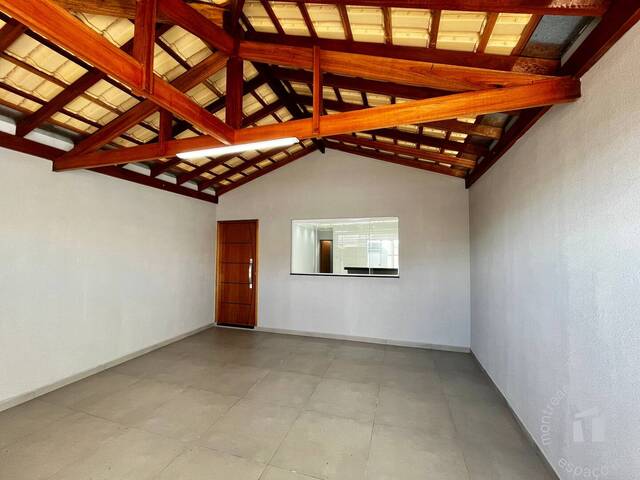 #13 - Casa para Compra em Botucatu - SP - 1