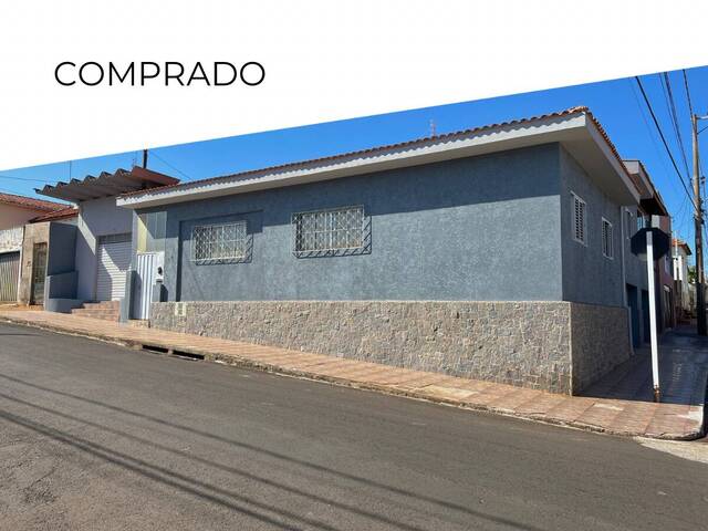 #10 - Casa para Compra em Botucatu - SP - 1